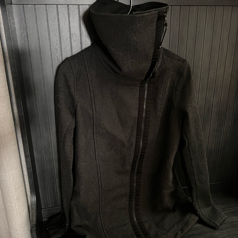 NEW WITHOUT TAG Lululemon Athletica Virasana Blanket Wrap Coat. - Picture 3 of 7